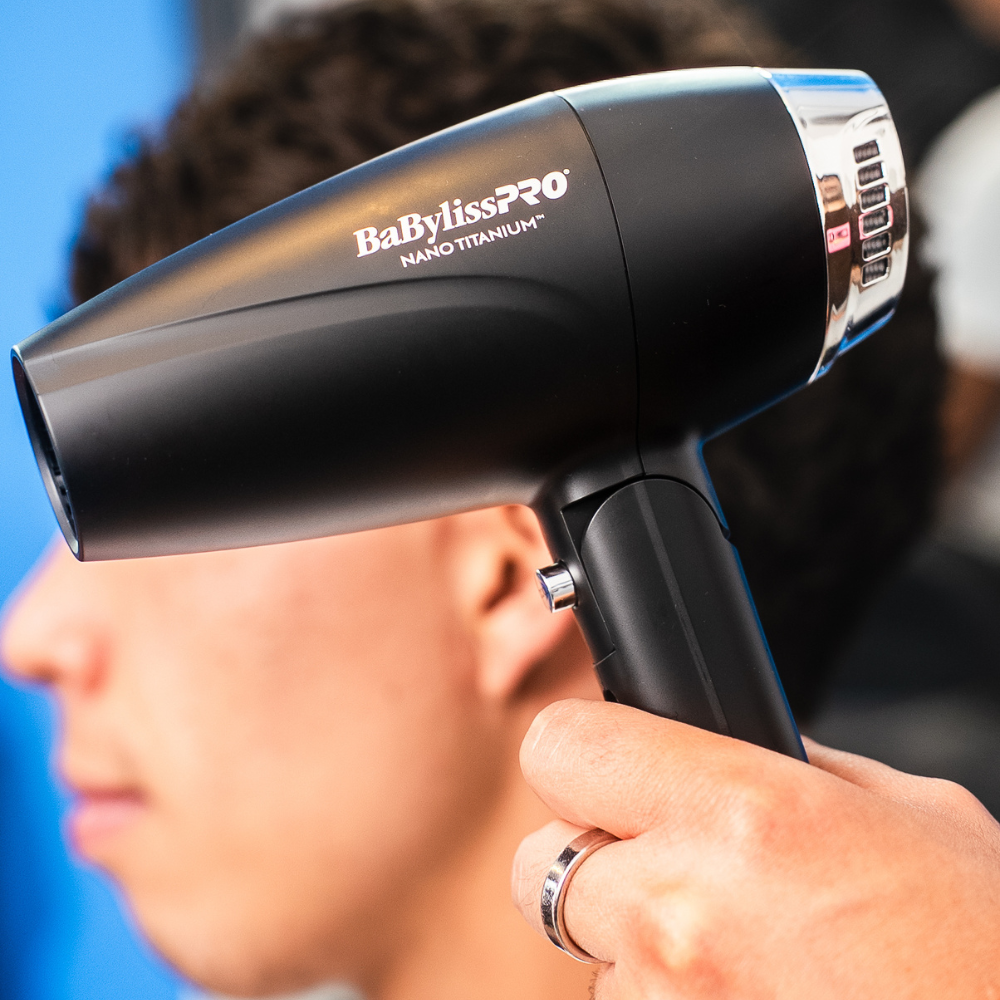 BaBylissPRO Nano Titanium™ Mini Secadora Potencia Profesional - Color Negro Mate